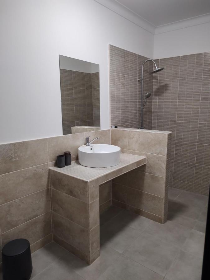Central Apartment With 2 Bedrooms And 2 Bathrooms Орадеа Екстериор снимка