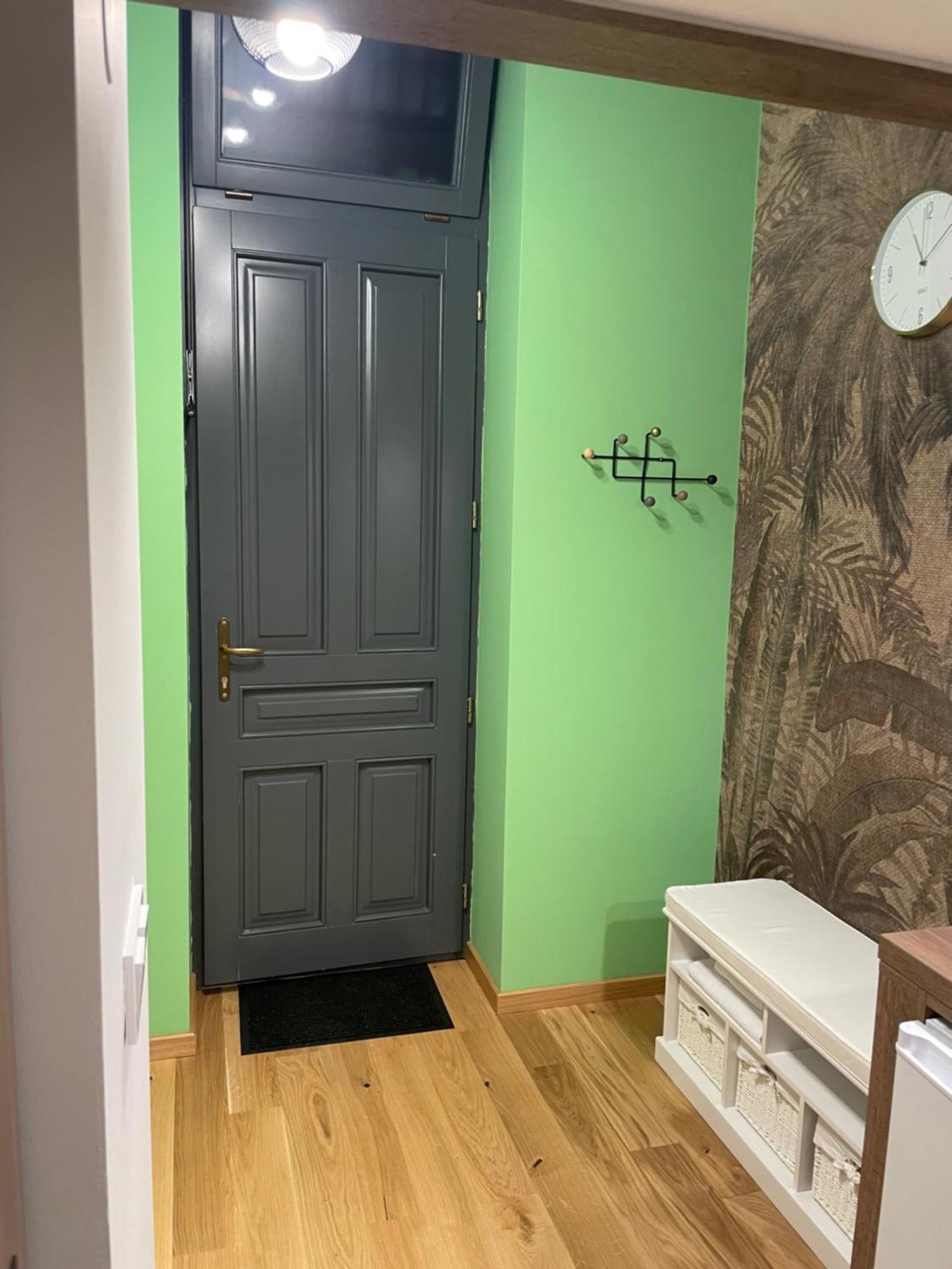 Central Apartment With 2 Bedrooms And 2 Bathrooms Орадеа Екстериор снимка
