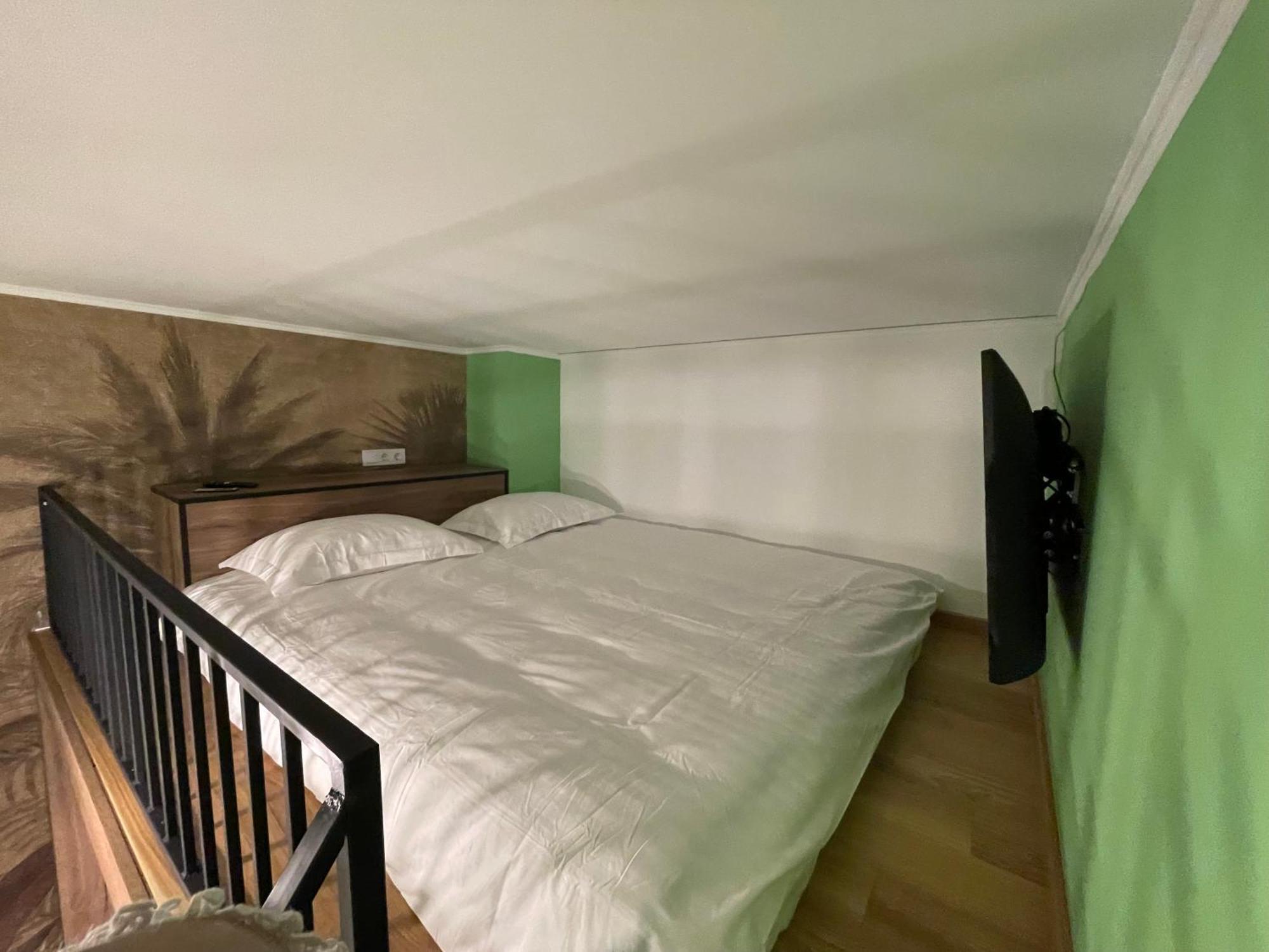 Central Apartment With 2 Bedrooms And 2 Bathrooms Орадеа Екстериор снимка